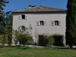 Le charme d'une vieille bastide provençale